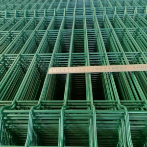 Valla Soldada Curva 3D Galvanizada y con Recubrimiento en Polvo, Color Personalizado RAL, para Uso Residencial/Industrial/Carreteras - Product Image 4