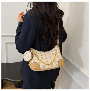 Bolsos de Mano Tipo Hobo para Mujer, de Moda, de PVC y Cuero, Personalizados, de Media Luna, Estilo Bohemio, para Invierno y Verano - Product Image 4