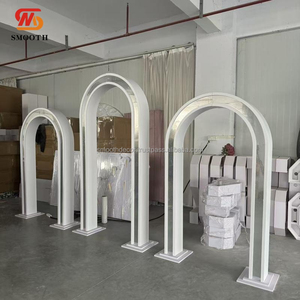 Arco de PVC con Forma de Puerta Plateada UV Personalizado SMOOTH, Fondo de Escenario para Bodas, Arco de Acrílico Blanco - Product Image 1