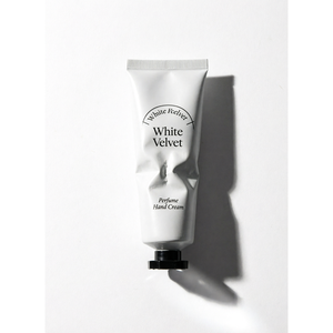 Crema de Manos Perfumada White Velvet 50ml Hidratante para Todo Tipo de Piel Fórmula K Beauty - Product Image 1