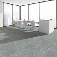 Dalles de moquette murale en nylon imprimées, durables et faites à la main, couleur crème élégante, pour bureaux, vendues au mètre carré