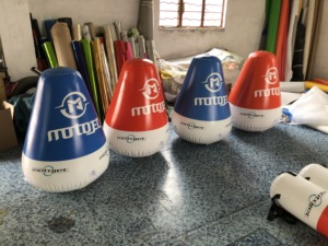 Boya de agua con marcador <span class=keywords><strong>flotante</strong></span>, boyas triangulares inflables, flotadores inflables, banderín - Product Image 6