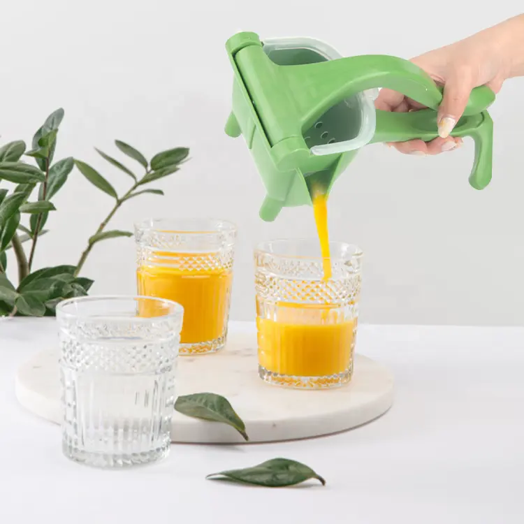 Kitchen Gadgets Large Capacity Multipurpose Manual Plastic Hand Press Fruit Juicer Lime Orange Citrus Kitchen Lemon Squeezer