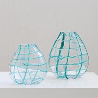 Vase en verre de Murano au design moderne fabriqué à la main lignes turquoises texturées pour la décoration de salle d'art centre de table ou cadeau