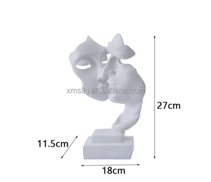 Scultura in Resina Dorata Coppia Pensatori che si Baciano, Statuetta Artistica Astratta del Silenzio, Decorazione per Scrivania e Casa, Amore alla Moda - Product Image 5
