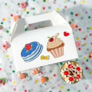 <b>Party</b> gift <b>box</b>/hospitality <b>box</b>, white gable gift <b>box</b>, suitable for <b>party</b> gifts, customizable according to needs - Product Image 4