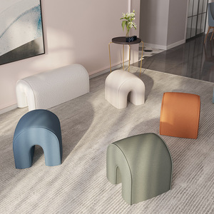Taburete Moderno de Estilo Escandinavo, Otomana Tapizada Suave, Asiento para Cambiar Zapatos en la Entrada, Mueble para Sala de Estar - Product Image 1