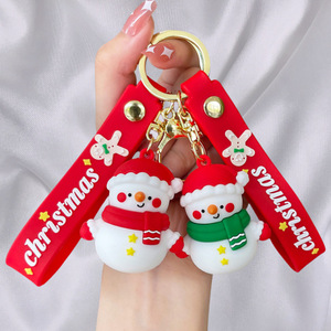 Nóng bán PVC móc khóa tinh tế nhựa cây giáng sinh figurine phim hoạt hình Carabiner túi quyến rũ nhỏ giáng sinh Keychain Quà Tặng - Product Image 2