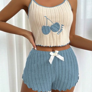 Conjunto de Pijama de Verano Estilo Europeo Americano para Mujer, Camisola y Pantalones Cortos de Nylon Elástico con Cintura Elástica, Disponible en Stock - Product Image 3