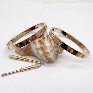 Gelang baja tahan karat berlapis PVD baja tahan karat mewah asli 18k emas wanita berlian manset cinta baja tahan karat perhiasan gelang sekrup berukir - Product Image 1