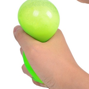 Nouveau Jouet de Décompression Lumineux en TPR de 6 cm, Balle Luminescente en Plastique Interessante, Perles d'Eau Blanches, Douce et Moelleuse - Product Image 5