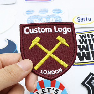 カスタム刺繍パッチデザイン、布製パッチ、バッジ、カスタムロゴ、布製アイロン接着刺繍パッチ（衣類や帽子用） - Product Image 1