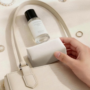 Estuche de Viaje para Joyas de Cuero PU Blanco Crema Personalizado, Cierre Magnético, Organizador Antienredos para Anillos, Aretes y Collares - Product Image 5