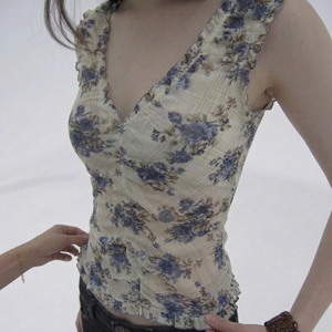 Débardeur sans manches en maille transparente tricotée à col en V, coupe ajustée, imprimé écossais respirant, collection été 2026 - Product Image 3