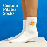 Chaussettes de Pilates antidérapantes respirantes personnalisées pour femmes, idéales pour le yoga, la barre, le fitness et l'entraînement – Nouvelle collection en promotion