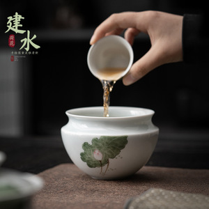 Recipiente de Cerámica Shangyan Pintado a Mano con Diseño de Loto y Tapa para Té Kung Fu, Uso Doméstico y de Oficina, Tazón de Agua de 150 ml - Product Image 5