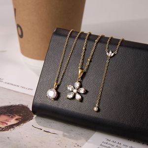 Ensemble de colliers élégants en acier inoxydable et Zircon, pendentif fleur pour femmes, bijoux de fête, luxe léger, acier titane haut de gamme - Product Image 2
