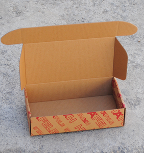 20*18*8 cm witte, recyclebare, opvouwbare kraftpapieren verzenddozen met UV-coating en vernis - Product Image 2