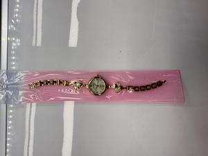 Orologio da Donna Placcato Oro con Cinturino in Lega, Funzione Luminosa, Accessorio di Moda - Product Image 3