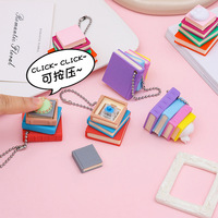 Porte-clés pendentif série livre, figurine tour de livres à pression, petit accessoire de sac à dos, cadeaux, porte-clés