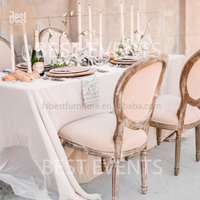 Chaise de banquet rustique française en bois massif avec dossier en rotin – Portable, durable et empilable pour mariages et événements
