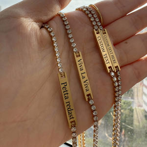 Collar YF8271 <span class=keywords><strong>de</strong></span> Moda con Colgante Cuadrado Personalizable Grabado para Mujer con Circonita, Chapado en Oro <span class=keywords><strong>de</strong></span> 18K y Acero Inoxidable Impermeable - Product Image 2