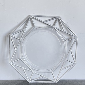 Assiettes de présentation jetables <span class=keywords><strong>en</strong></span> plastique transparentes octogonales dorées pour décoration de mariage - Product Image 3