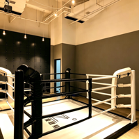 Ring de boxe de compétition robuste, taille et logo personnalisés pour salle de sport, club, tournoi de boxe, événement