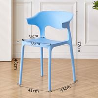 Chaise de salle à manger empilable en PP à dossier incurvé pour restaurant, jardin, terrasse, banquet, événements, hôtel, bar, extérieur