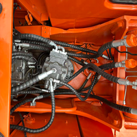 Excavatrice sur chenilles d'occasion Doosan DH225, système hydraulique complet, moteur, engrenages, prix avantageux, économique et suffisante pour les besoins.