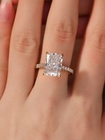 Bague de fiançailles en diamant de laboratoire taille coussin allongée 2CT 3CT 4CT certifiée IGI VVS Or 14K 18K avec pavé personnalisé Vente en gros