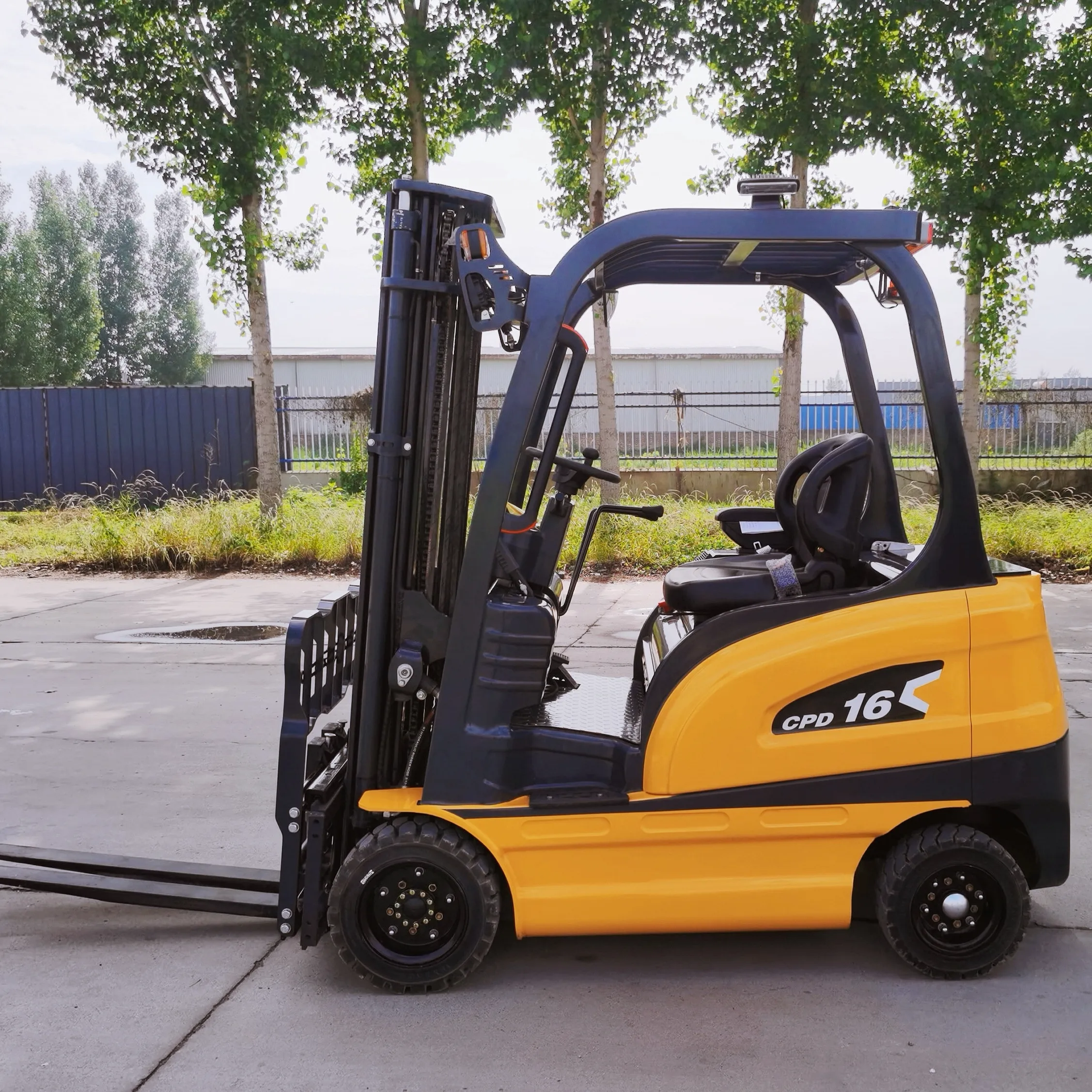 Fabrika fiyat 1 ton 2 ton 3 ton forklift elektrikli üçlü direk yan shifter yüksek yaşam lityum pil fiyat forklift 