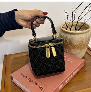 Bolsos de mujer Fabricante Bolsos de cubo cuadrado Personalizado de alta calidad Vintage Mini Chic Diseño de lujo Mujeres Señoras Bolsos de hombro - Product Image 5