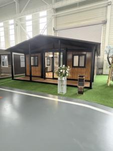 Maisons préfabriquées pliables et extensibles faciles à installer, pouvant être louées comme villas ou hôtels. - Product Image 1