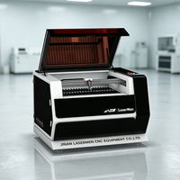 Machine de gravure laser CO2 polyvalente 100 W LM-9060-F pour la fabrication de cartes bicolores