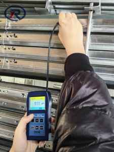 <span class=keywords><strong>Piquet</strong></span> en Y robuste en fer galvanisé à chaud avec clips et trous pour clôtures agricoles et électriques - Product Image 4