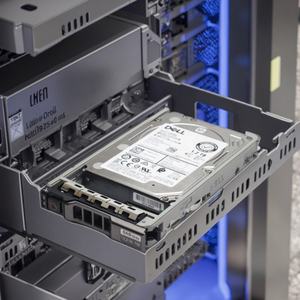 Kit SSD hybride SAS à usage mixte 400-BCMG / 3K2VG 3,84 To 3,5 pouces 12 Gbit/s TLC 512e - Product Image 4