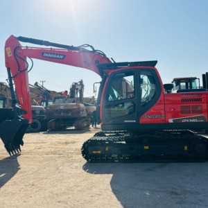 Excavadora Usada de Buena Calidad, Doosan DX140, Tipo Oruga, Motor y Caja de Cambios, Modelo 2023, 14 Toneladas, Probada e Inspeccionada, Entrega Inmediata - Product Image 1