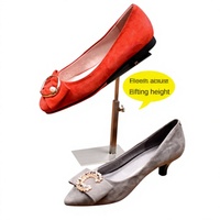 Présentoir à chaussures en acier inoxydable mat brossé, réglable et amovible, avec plateaux pour chaussures, idéal pour vitrine