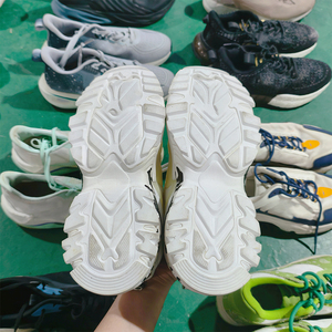 รองเท้ากีฬามือสองสำหรับผู้ชาย เกรด A ใช้แล้ว ไซส์ใหญ่ สไตล์ลำลอง Vibram รองเท้าสเก็ตบอร์ด - Product Image 2