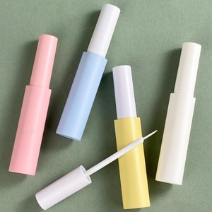 Mini tube en gros pour faux cils – Colle à cils super rapide, forte, longue durée, résistante à l'humidité, pour cils en bande et à base d'huile - Product Image 5