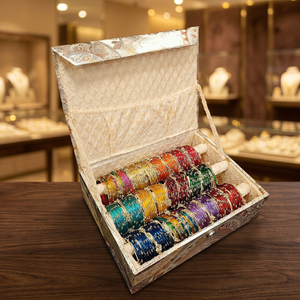 Ensemble de bracelets de mariée indiens lourds multicolores sertis de pierres en verre, plaqué or, avec breloque clochette, pack combo Kadas, 144 Chudiyan en verre inclus - Product Image 3