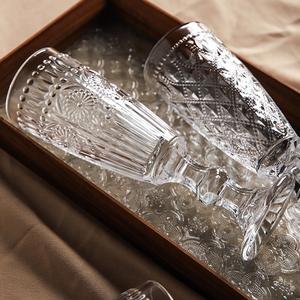 Flûte à pied long en verre gaufré tournesol de luxe, faite à la main, avec bordure dorée, résistante aux micro-ondes et incassable, idéale pour les mariages (vente en gros) - Product Image 6