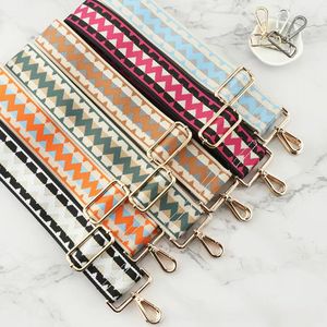 Sangles de sac tissées à motifs chevrons colorés avec boucles et crochets en métal pour accessoires de sac de bricolage personnalisés - Product Image 1