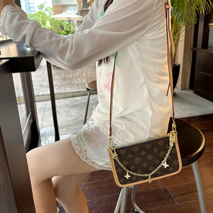 Luxury Designer Inspired Monogram Canvas Chain Crossbody Shoulder Bag Women Messenger Bag - Product Image 5
