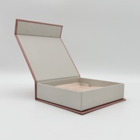Boîtes d'emballage de bijoux de luxe |   Boîte cadeau magnétique rigide avec insert