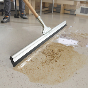 Escobilla de goma curvada de acero de aleación de aluminio para limpieza de suelo de azulejos de cocina de 18 pulgadas para eliminación de grasa - Product Image 3