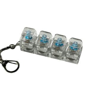 Porte-clés mécanique promotionnel personnalisé avec capuchon de clavier, idéal <span class=keywords><strong>pour</strong></span> <span class=keywords><strong>cadeau</strong></span>, breloque en plastique avec clip - Product Image 1