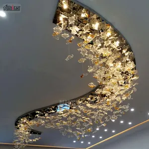 호텔 클럽 연회장의 높은 천장을 위한 주문 점화 현대 유행 예술 유리제 단풍나무 잎 유형 장식적인 큰 샹들리에