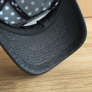 Casquette de baseball tendance pour femme avec visière en maille scintillante, ornée de paillettes, style décontracté, idéale pour l'été, ajustable et personnalisable - Product Image 2